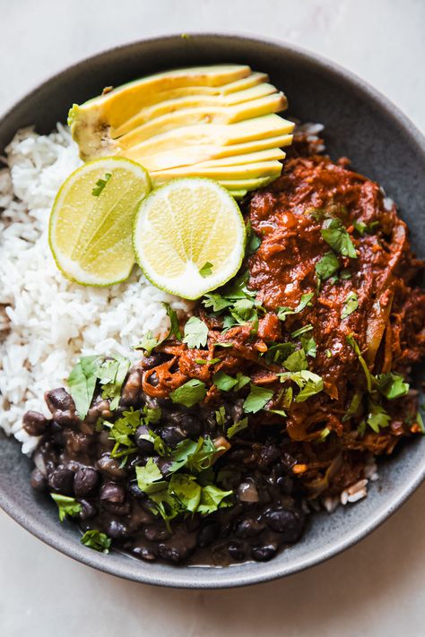 Ropa Vieja Recipe (Cuban Shredded Beef) | Little Spice Jar Ropa Vieja Recipe Stove Top, Ropa Vieja Recipe Slow Cooker, Ropa Vieja Recipe Instant Pot, Mandy In The Making Recipes, Ropa Vieja Recipe, Breakfast Beans, Easy Quick Meals, Foil Meals, Lunch Meals