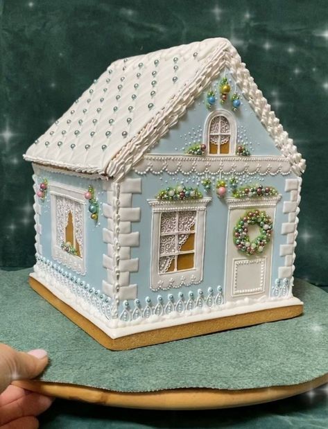 Gingerbread House Ideas, Gingerbread Creations, Gingerbread House Parties, Gingerbread Party, Clay Fairy House, The Best Dessert, Gingerbread Christmas Decor, Cookie House, Gingerbread House Decorations