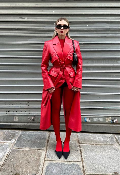 Fire Concept, Red Leather Coat, Monochromatic Fashion, Red Tights, Copenhagen Fashion, Red Leggings, Copenhagen Fashion Week, Looks Street Style, Fashion Tights