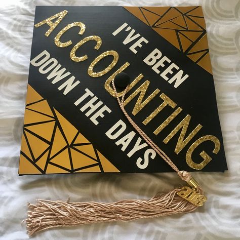 Grad Cap Ideas, College Grad Cap Ideas, High School Graduation Cap, College Graduation Cap Decoration, Grad Cap Designs, Diy Graduation Cap, Graduation Favors, Graduation Cap Toppers, Graduation Cap Designs