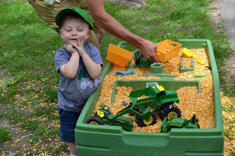 A Johnny Tractor birthday party - NewlyWoodwards John Deere Birthday Party, John Deere Party, John Deere Birthday, Tractor Birthday Party, Tractor Party, Truck Birthday Party, Farm Themed Birthday Party, Tractor Birthday, Farm Birthday Party