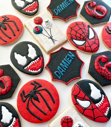 Venom Cookies Decorated, Venom Cookies, Spiderman Cookies Decorated, Ellen Rose, Baking Instagram, Spiderman Cookies, 3 Spiderman, 1 Cookies, Cookies Icing