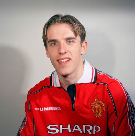 Phil nevile Phil Neville, Manchester Football, Manchester United Legends, Football Legends, Manchester United Football Club, Premier League Champions, Manchester United Football, Man Utd, English Premier League