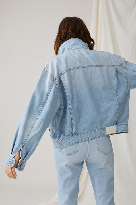 JACKETS & COATS | CLOSED Jackets Photoshoot, Denim Jacket Photoshoot, Denim Photography, Jacket Photoshoot, Denim Photoshoot, Denim Editorial, Mode Editorials, Denim Jacket Outfit, Denim Fashion Women