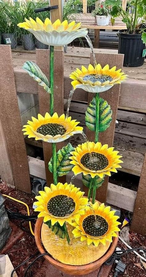 Outdoor Cooking Fireplace, Sunflower Themed Kitchen, فن الرسم بالمسامير, Cottage Chic Kitchen, Sunflower Room, Sunflower House, Sunflower Home Decor, Sunflowers And Daisies, Sunflower Kitchen