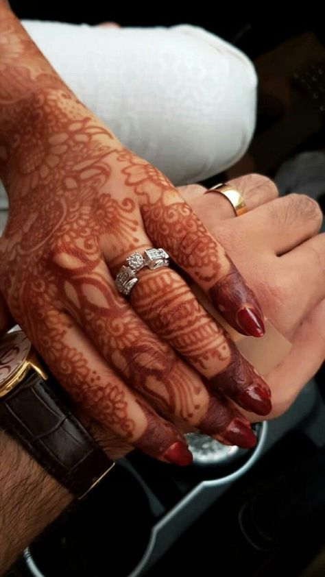 My true love ❤ logodose #designboom #brandingpersonal🔴. Fake Engagement Snap, Bdy Frame, Engagement Snap, Mehandi Photography, Eid Photography, Engagement Hand, Logo Design Graphics, Vintage Bollywood Aesthetic, Makeup Logo Design