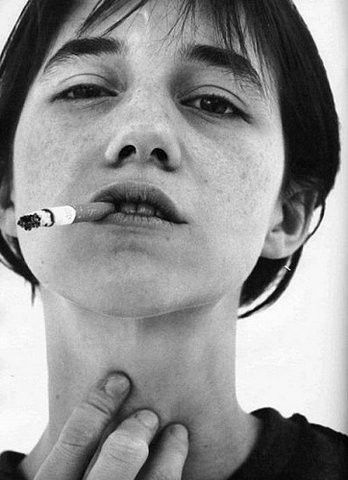 Charlotte Gainsbourg, #blackandwhite #smoking Lars Von Trier, Foto Portrait, Serge Gainsbourg, Charlotte Gainsbourg, French Actress, Jane Birkin, Foto Art, Black And White Portraits, 인물 사진