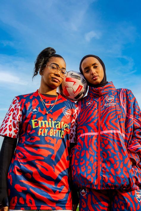 Stella McCartney designs leopard-print football kit for Arsenal Gym Mood, Trend Moodboard, Arsenal Kit, Adidas Kit, Editorial Lookbook, Book Women, Merchandise Ideas, Activewear Trends, Arsenal Ladies