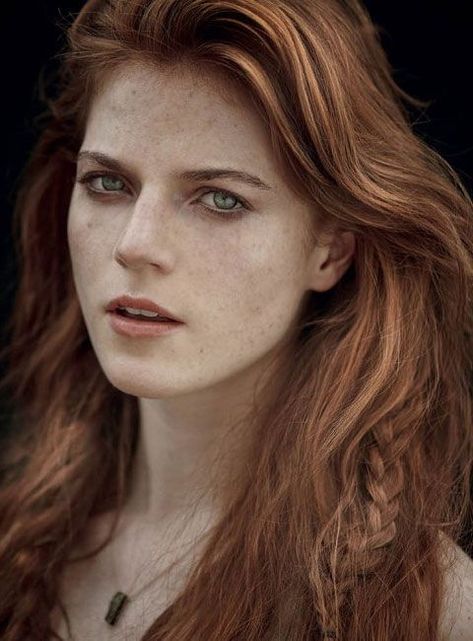 Rose Leslie Danielle Victoria, Rose Leslie, Red Hair Woman, Gra O Tron, Long Red Hair, Karen Gillan, Redhead Beauty, Redhead Girl, Long Red