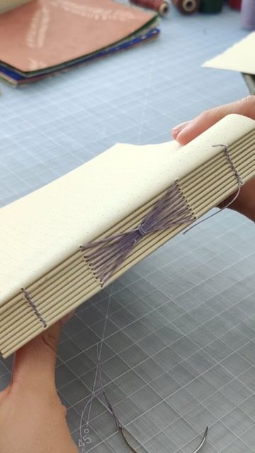 Exposed Spine Book Binding, Long Stitch Bookbinding, Book Binding Stitches, Bookbinding Stitches, Gathering Stitch, Work Journal, Hem Stitch, Bookmaking, Ladder Stitch