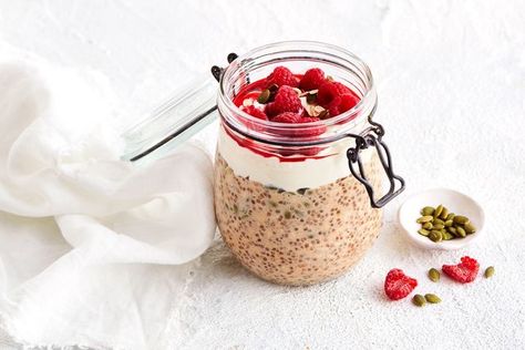 Healthy breakfast bowl Calorie Breakfast, Breakfast Bowls Recipe, Low Calorie Breakfast, Healthy Breakfast Bowls, Overnight Oats Healthy, Berries Recipes, Good Foods To Eat, Perfect Breakfast, Breakfast Bowls