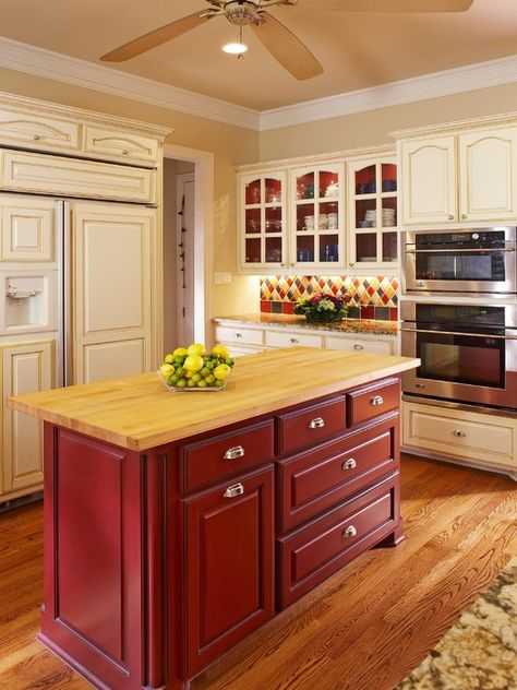 Red Kitchen Backsplash Design, Pictures, Remodel, Decor and Ideas Red Kitchen Cabinets, Red Kitchen Island, Farmhouse Kitchen Colors, Two Tone Kitchen Cabinets, Kitchen Island Cabinets, Red Kitchen Decor, Beautiful Kitchen Designs, Kitchen Backsplash Designs, Kitchen Island Design