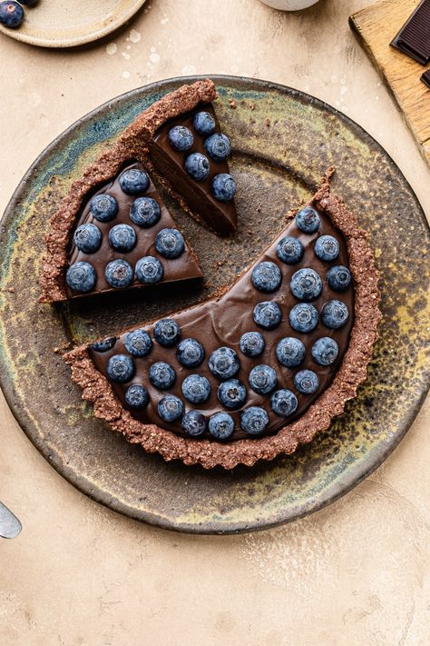 Blueberry Chocolate Ganache Tart – Peachy Palate Blueberry Plated Dessert, Blueberry Food Photography, Blueberry Ganache Tart, Chocolate Glazed Chocolate Tart, Blueberry Pie Photography, Ganache Tart, Blueberry Powder, Chocolate Ganache Tart, Blueberry Chocolate