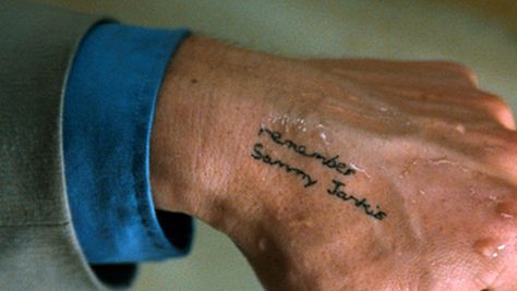 Memento Film, Memento Tattoo, Memento Movie, Nolan Film, Scene Tattoo, Movie Tattoo, Movie Tattoos, I Love Cinema, Love Film