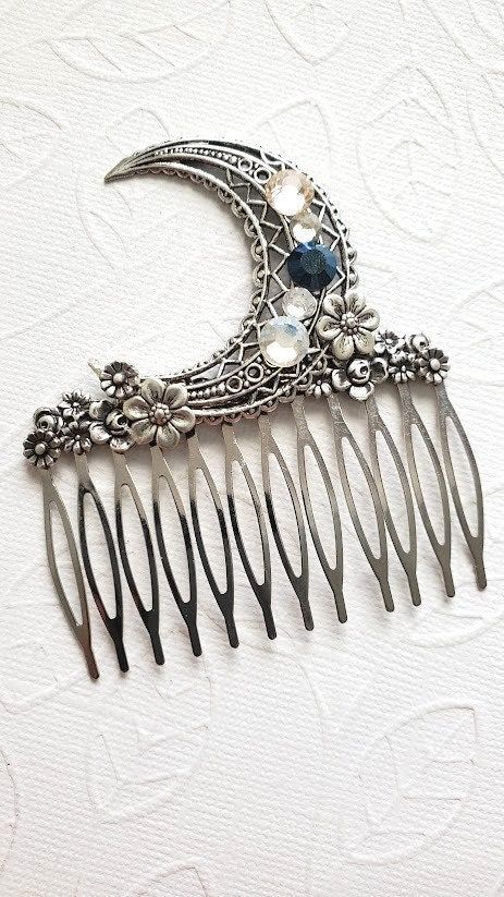 Crescent Moon Hair Clip, Crescent Moon Accessories, Celestial Hair Comb, Moon Hair Piece, Celestial Hair Accessories, Moon Hair Accessories, Hair Accessories Aesthetic, Moon Hair Clip, Witchy Hair