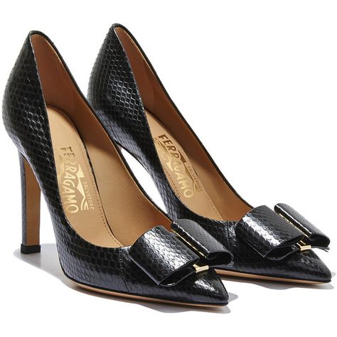 Ferragamo Shoes Women, Salvatore Ferragamo Pumps, Ferragamo Pumps, Pointy Toe Shoes, All Black Shoes, Shoe Wardrobe, Bow Pumps, Chic Shoes, Salvatore Ferragamo Shoes