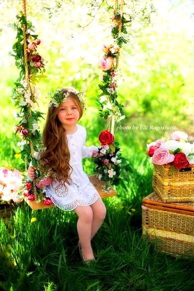 Princess Photo Shoot, Fairy Photoshoot, Newborn Photography Poses, Flowers In Her Hair, Princess Photo, Spring Photos, Mia 3, Childrens Photography, Foto Art