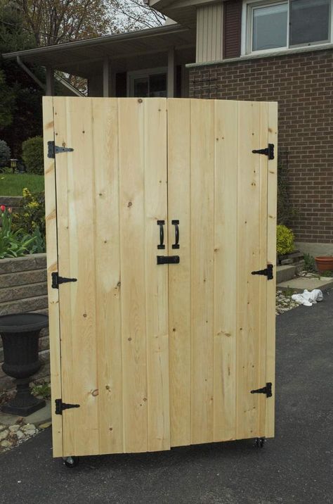 Diy Tack Storage, Tack Trunk Ideas, Tack Locker Organization, Diy Tack Locker, Tack Locker Plans, Tack Armoire, Tack Trunk Plans, Horse Tack Boxes, Wooden Tack Locker