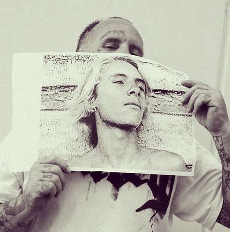 surferboianddollbaby: The Ever Amazing Jay Adams... - fasthouse Jay Adams, Lords Of Dogtown, Skate Photography, Skateboard Pictures, Old School Skateboards, Skate And Destroy, Skateboard Photography, Vintage Skateboards, Arte Punk