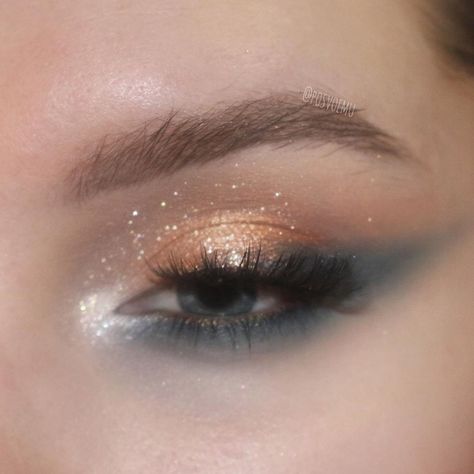 Eye Makeup Pictures, Ethereal Makeup, Green Makeup, Eye Makeup Designs, Makeup Eye Looks, Gold And Green, Eye Makeup Art, Makeup Pictures, Makeup Goals