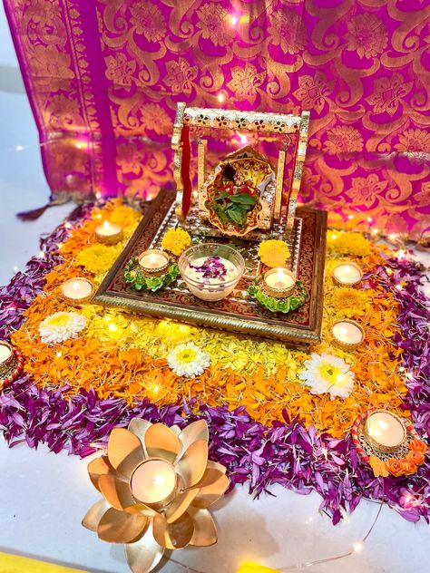 I created this indoor janmashtami palna decor using marigold and aster flowers. Simply using floral petals, a rangoli is done around the chaurang, and different tealights are used to add to the positive vibes. Its an easy way to decorate the indoor floor for any festive occasion. Janmashtami Palna Decoration, Aster Flowers, Janmashtami Decoration, Aster Flower, Indoor Decor, Positive Vibes, Tea Lights, Flooring, Festival