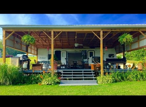 Rv Home Exterior, Season Campsite Ideas, Rv Covers With Decks, Camper Landscaping, Rv Outdoor Decorating, Campers Remodeled, Camper Patio, Camper Porch, Avion Trailer