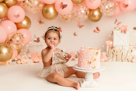 Girl Cake Smash Theme, Jasmine Cake, Cake Photoshoot, Cake Smash Theme, Baby Birthday Photoshoot, 1st Birthday Girl Decorations, Baby First Birthday Cake, Smash Cake Girl, 1st Birthday Photoshoot