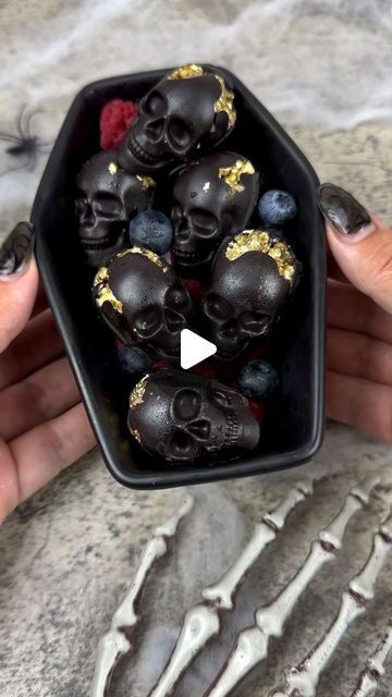 Goth Cookies, Chocolate Skulls, Walnut Brain, Maria Gomez, Christine Mcconnell, Easy Halloween Treats, Moon Tea, Ghouls Night, Gold Halloween