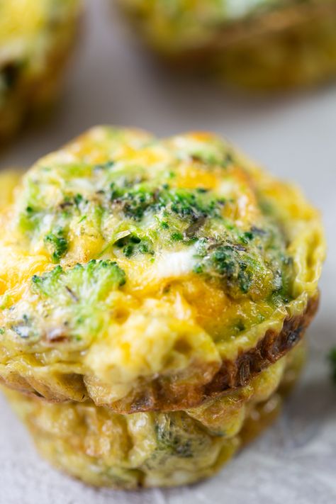 Broccoli Cheddar Cups, Cheddar Cups, Egg Muffins Healthy, Breakfast Egg Muffins, Muffins Easy, Egg Muffins Breakfast, Muffin Cup, Egg Muffin, Cheese Breakfast