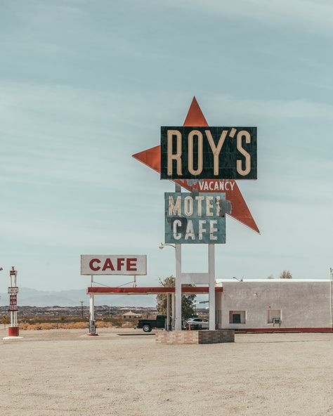 Southwest Aesthetic, Desert Aesthetic, Station Service, California Desert, California Photos, Middle Of Nowhere, California Dreamin', Adobe Photoshop Lightroom, Retro Aesthetic