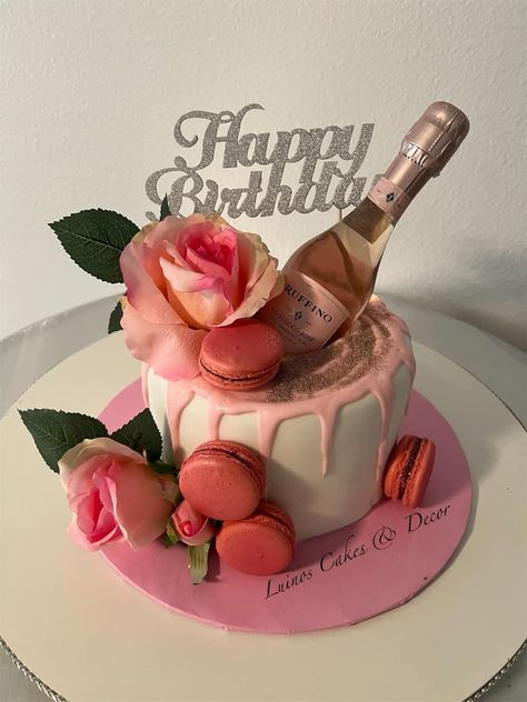 Twenty Wine Birthday, Wine Themed Cake, Wine Birthday Cake, Wine Theme Cakes, Birthday Cake Wine, 35th Birthday Cakes, 40th Birthday Cake For Women, 35 Birthday, Alcohol Cake