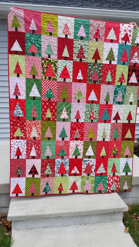 This is my first wonky tree quilt. Trees Quilt, Solid Fabric Quilts, Tree Blocks, Quilts Christmas, Tree Quilt Block, Tree Quilt Pattern, Tree Quilts, Christmas Tree Quilt, Crocheted Blankets