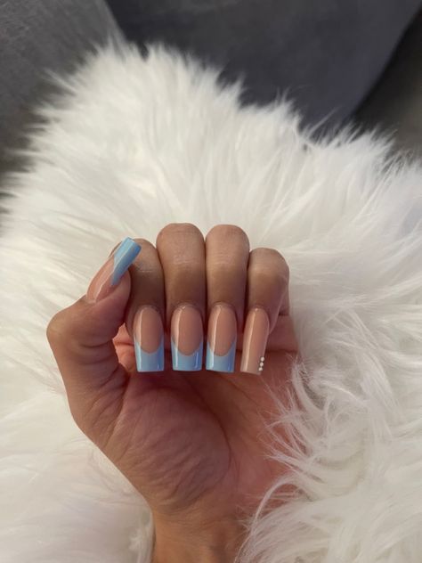 French Tip Baby Blue, Sky Blue French Tip 1.5, Sky Blue French Tip Nails, Classy Nails Short Winter, Baby Blue French Tip Nails, Light Blue French Tip Nails, Baby Blue French Tip, Nude Square Nails, Classy Nails Short