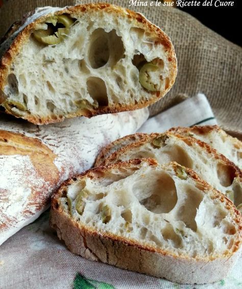 PANE ALLE OLIVE CON FARINA DI GRANO DURO Pane Alle Olive, Focaccia Pizza, Irish Cuisine, Hatch Green Chile, Olive Bread, Food C, Easy Bread, Sourdough Recipes, Wheat Flour