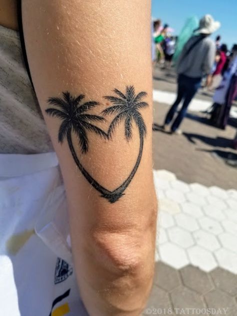 Tree Heart Tattoo, Geometric Tattoo Tree, Mens Arrow Tattoo, Tree Tattoo Back, Wife Tattoo, Tree Heart, Small Forearm Tattoos, Palm Tattoos, Tree Tattoo Designs