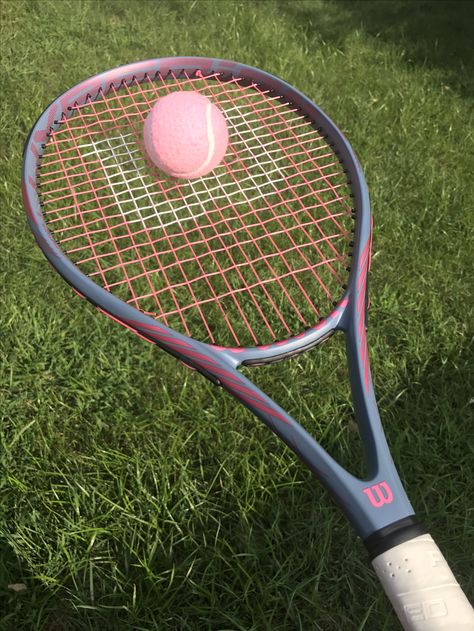 Pink Tennis Racket Aesthetic, Cute Tennis Racket, Pink Tennis Aesthetic, Tennis Racket Aesthetic, Pink Tennis Racket, Tennis Aesthetic, Pink Tennis, Tennis Outfit Women, Tennis Life