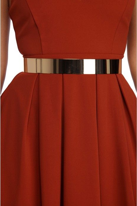 Stylish And Sleek Metal Belt Metallic Belt Outfit, Belt For Formal Dress, Ladies Belts For Dresses, Stylish Belts For Women Fashion, Metal Belts For Women, Gold Belts For Dresses, Metal Belt Outfit, Gold Belt Outfit, Gold Belt Dress