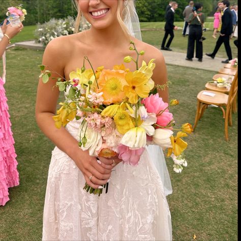 Aussie Wedding, Spring Wedding Aesthetic, Retro Bride, Wedding Day Details, Spring Summer Wedding, Tuscan Wedding, When I Get Married, Pinterest Images, Garden Party Wedding