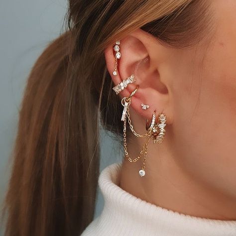 Full Ear Piercings, Ear Piercing Combinations, Multiple Piercings Earrings, Curated Ear, Pretty Ear Piercings, Hanging Crystal, Cute Ear Piercings, Piercing Inspo, Stacked Earrings