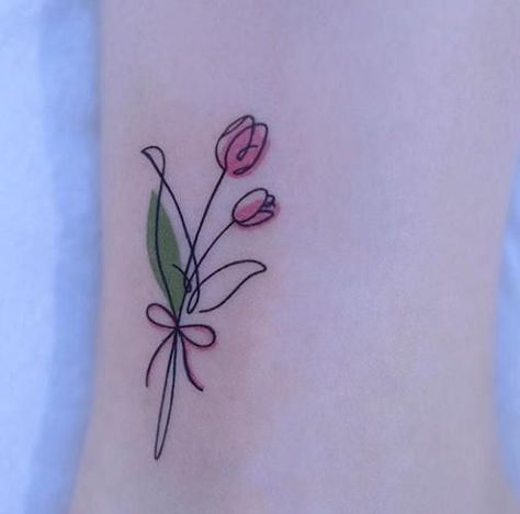 Pink Tulip Tattoo, Cat Tattoo Ideas, Simple Arm Tattoos, Small Girly Tattoos, Tulip Tattoo, Flower Tattoo Ideas, Wrap Tattoo, Anklet Tattoos, Small Pretty Tattoos