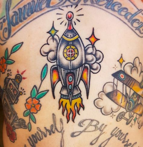 Rocket - old school tattoo by vvitch tattoo, Maria Lourdes mateus @mentalgameover Retro Rocket Tattoo, American Traditional Rocket Tattoo, Trad Space Tattoo, Traditional Rocket Tattoo, Space Rocket Tattoo, Traditional Space Tattoo, Rocketship Tattoo, Rocket Ship Tattoo, Mars Tattoo