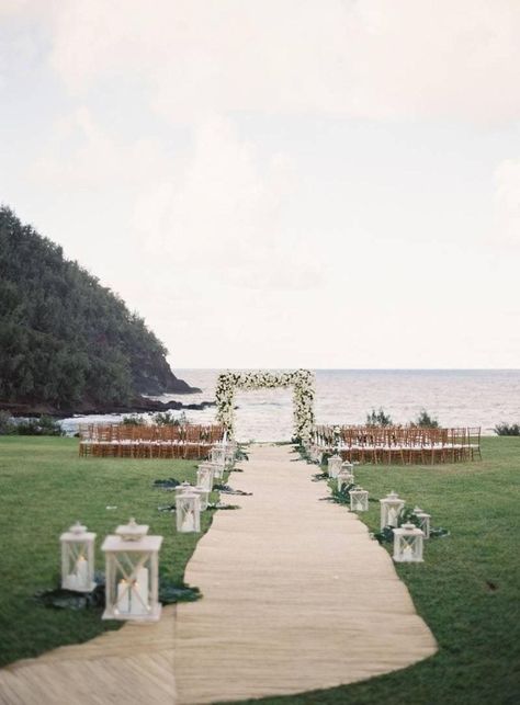 Tropical Wedding Venue, Beach Wedding Locations, Wedding Venues Hawaii, Wedding Ceremony Ideas, Water Wedding, Waterfront Wedding, Beach Wedding Decorations, Hawaiian Wedding, Coastal Wedding