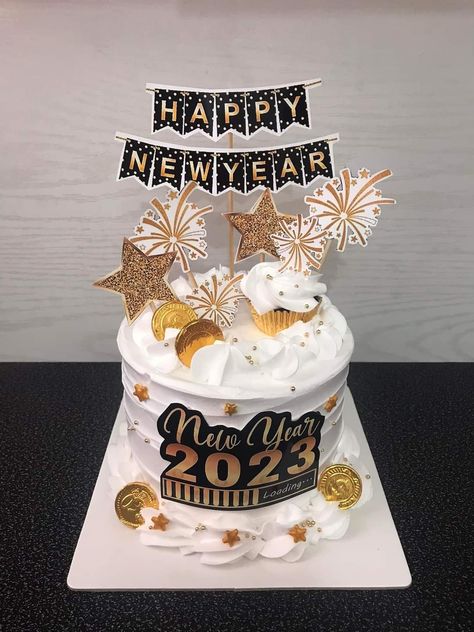 New Years Cake Ideas 2024, Happy New Year Cake Design, 2025 Cake, New Year Cake Design, New Year Cake Designs, Happy New Year Cake, Baby Elephant Cake, New Year Cake, Butterfly Birthday Cakes