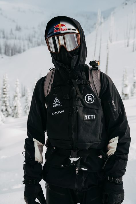 Snowboarding Gear For Men, Men’s Snowboard Outfit, Snowboard Men Outfit, Snowboard Fit Men, Snow Boarding Outfits Men, Men Snowboarding Outfit, Skiing Outfit Mens, Ski Fits Men, Men Ski Outfit