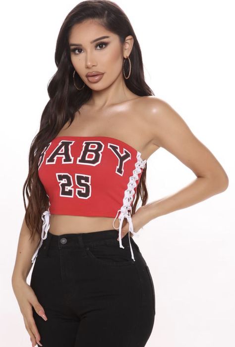 Graphic Tees Fashion, Stylist Outfit, Janet Guzman, Fashion Nova Outfits, Doll Wardrobe, Jenner Outfits, Red Baby, Crop Top Outfits, Refashion Clothes