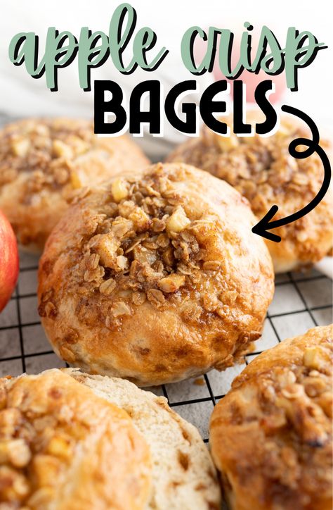 Fall Bagel Recipes, Cooking With Karli Bagels, Apple Cinnamon Bagels, Apple Bagel Recipe, Christmas Bagels, Apple Bagels, Bagel Board, Fall Bread Recipes, Bagel Recipes