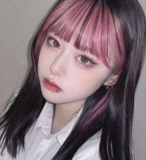 Only Bangs Dyed, Dyed Bangs, Hime Cut, Short Dyed Hair, Korean Hair Color, Hair Streaks, Hair Color Pink, Hair Reference, Hair Inspo Color