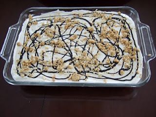 Drumstick Dessert - add more peanut butter to middle layer. Drumstick Dessert, Drumstick Cake, Camping Desserts, Camping Snacks, Summer Baking, Easy Camping Meals, Peanut Butter Cheesecake, A Staff, Easy Peanut Butter