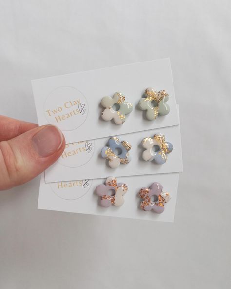 Polymer Clay Recipe, Resin Studs, Clay Keychain, Polymer Clay Flower Jewelry, Polymer Earrings, Spring Earrings, Polymer Clay Jewelry Diy, Beaded Jewelry Designs, Clay Jewelry Diy