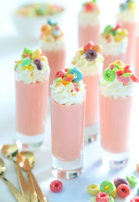 Cereal Milk Pudding Shooters - Sprinkle Bakes Pudding Shooters, Cereal Flavors, Milk Pudding, Dessert Shooters, Cereal Dessert, Dessert Shots, Pudding Shots, Cake Mug, Cereal Bar